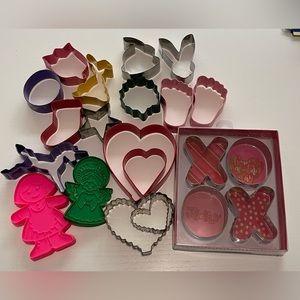 Lot of 21 cookie cutters. 4 new in box.